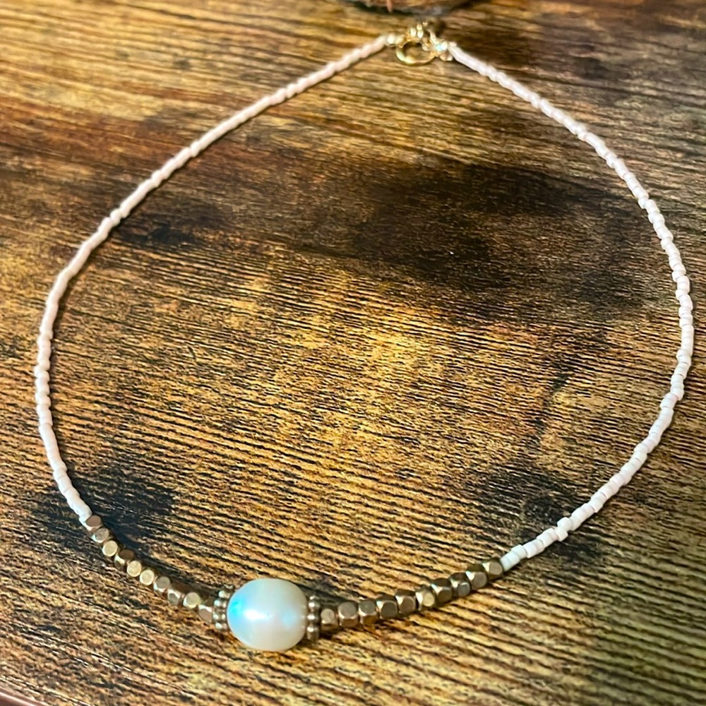 14” Choker Pearl Necklace with Neutral Colored Beads And Gold Details